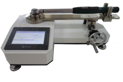 ���B��X��(sh��)��(j��)�D��Ť�ؙz���x 50000N.m�ɓQ�D(zhu��n)���^���ȡ�1%Ť��У